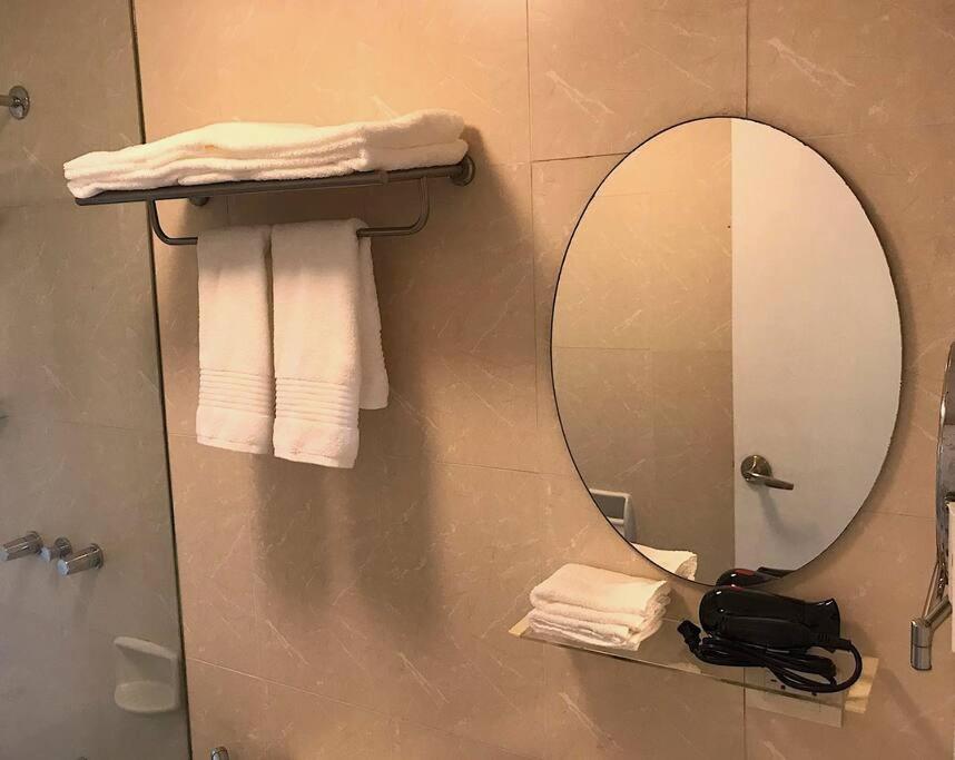 Spacious Bgc 2 Bedroom With A View Manilla Buitenkant foto