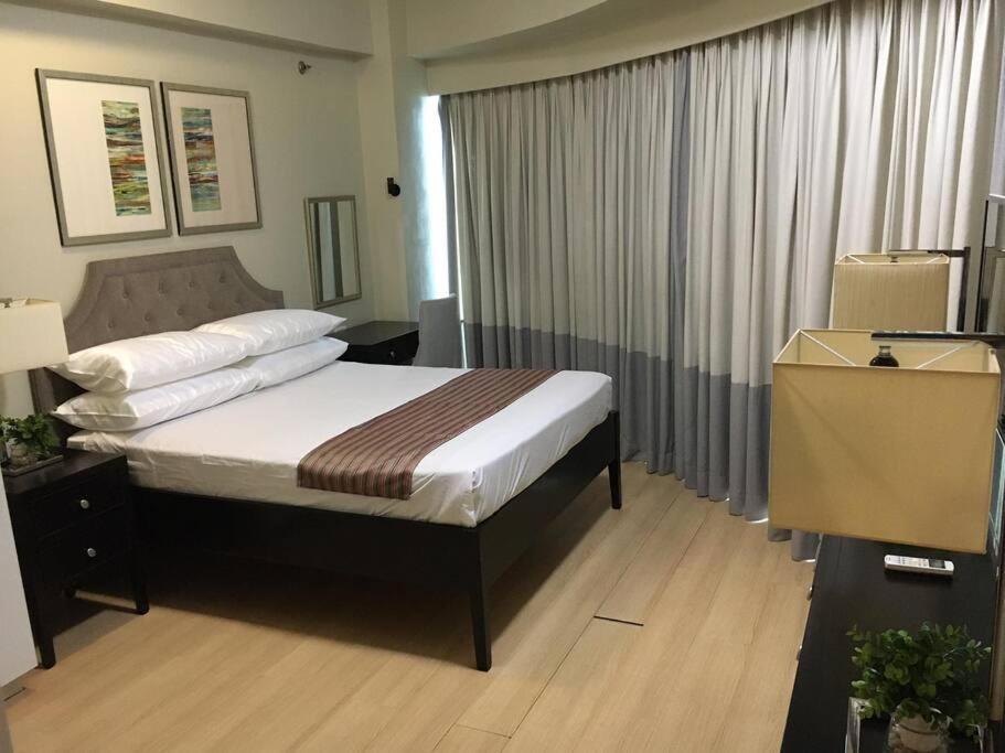 Spacious Bgc 2 Bedroom With A View Manilla Buitenkant foto
