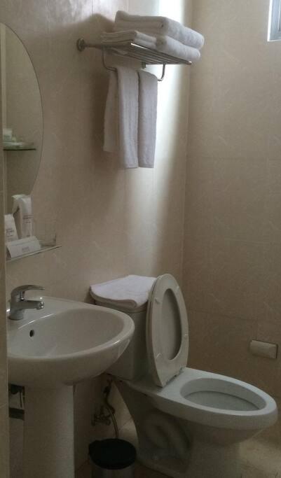 Spacious Bgc 2 Bedroom With A View Manilla Buitenkant foto